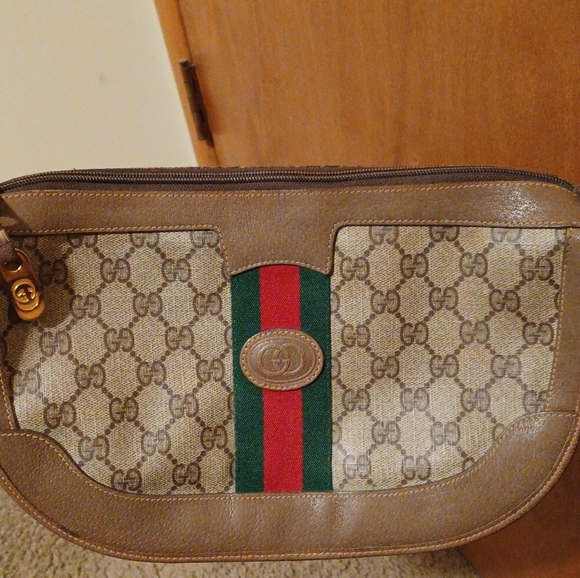 Vintage Gucci Italy Crossbody Shoulder Bag 001.067.0445 - Picture 4 of 10
